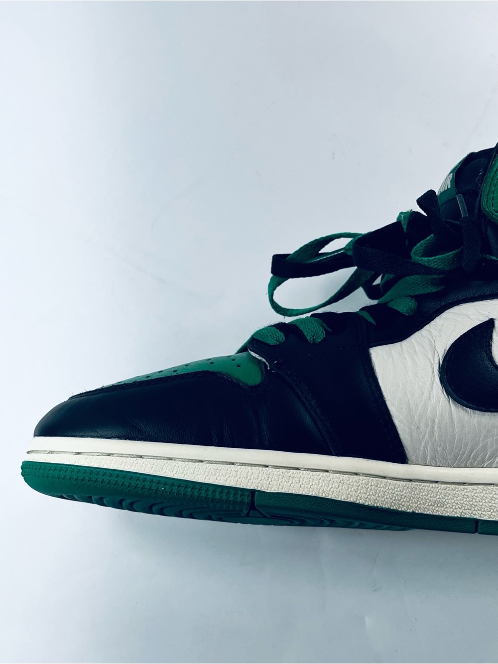 Nike Air Jordan 1 Retro High OG #555088-302 Green Black White Men's 9.5 Sneakers - Picture 8 of 15